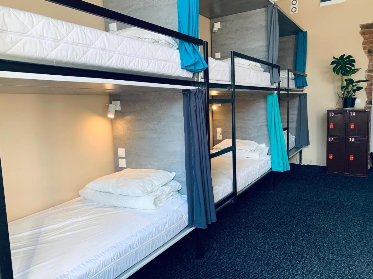 Bed Female Dormitory Room