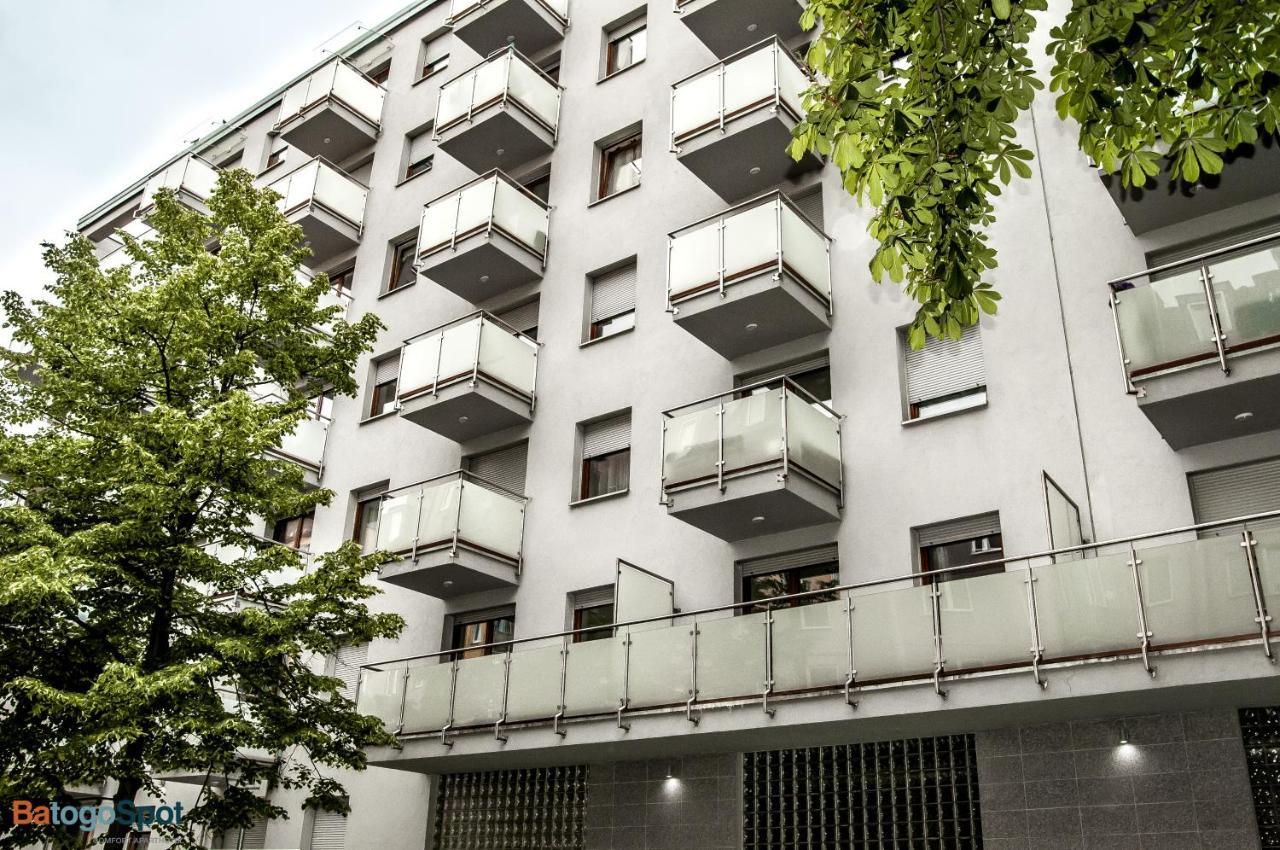 Studio Balcony