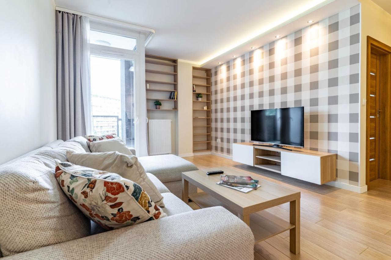 One-Bedroom Apartment with Balcony - 4