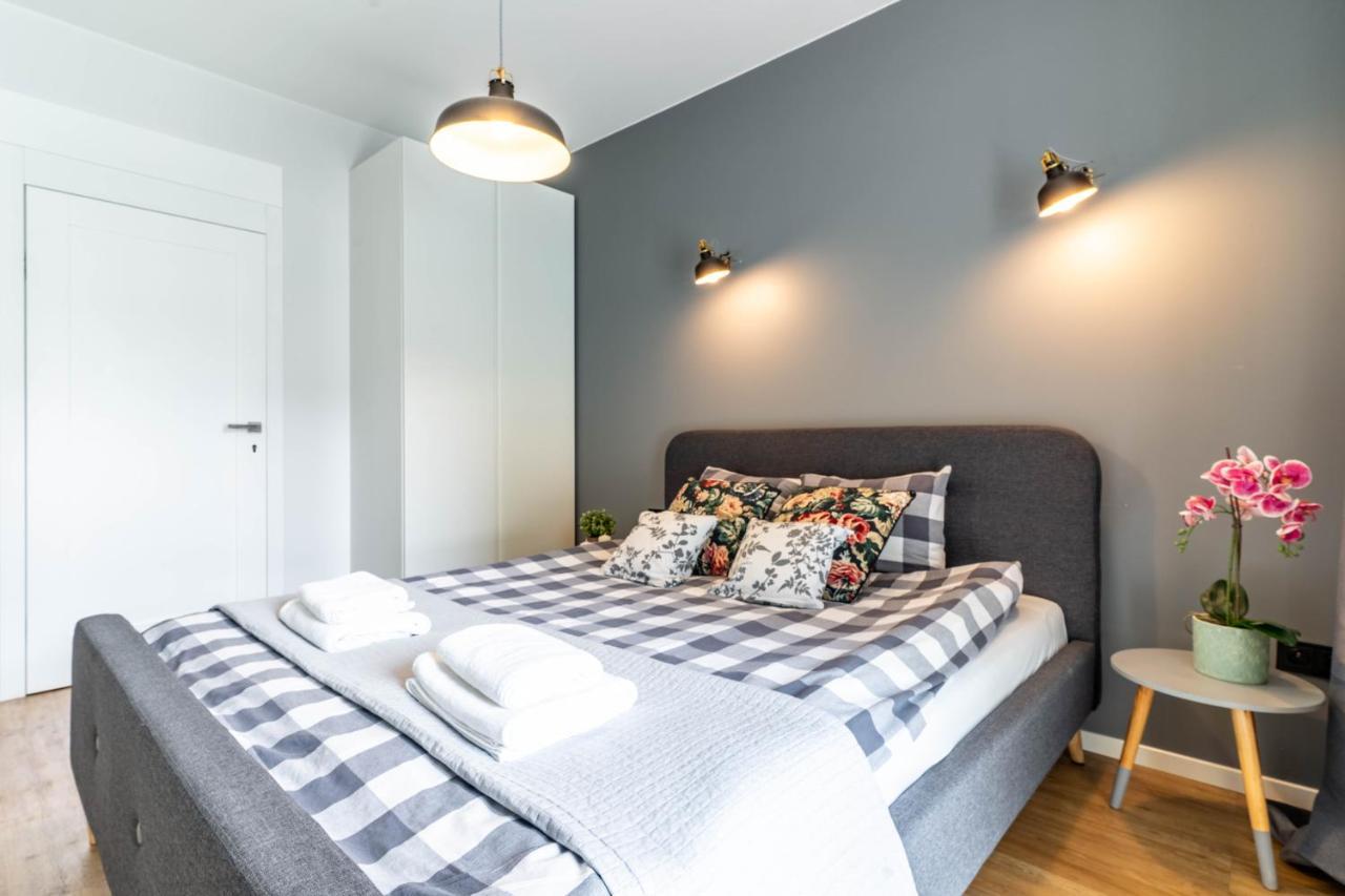 One-Bedroom Apartment with Balcony - 5