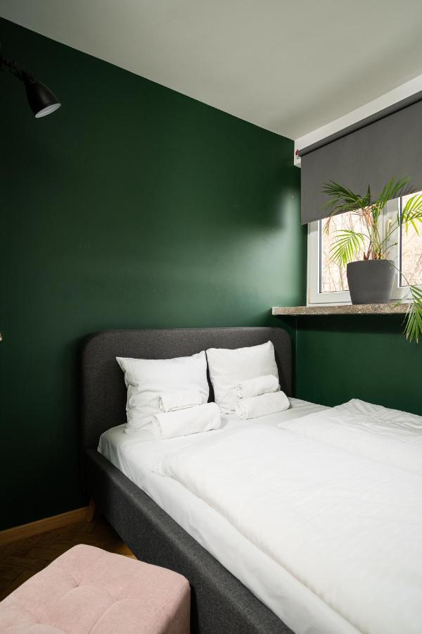 Two-Bedroom Apartment pl Nankiera 12
