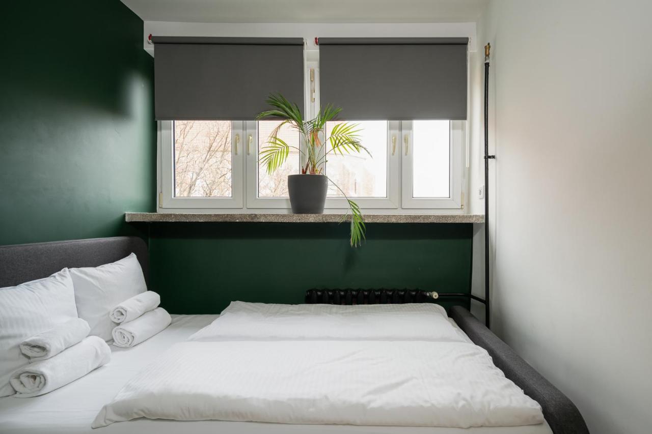 Two-Bedroom Apartment pl Nankiera 12