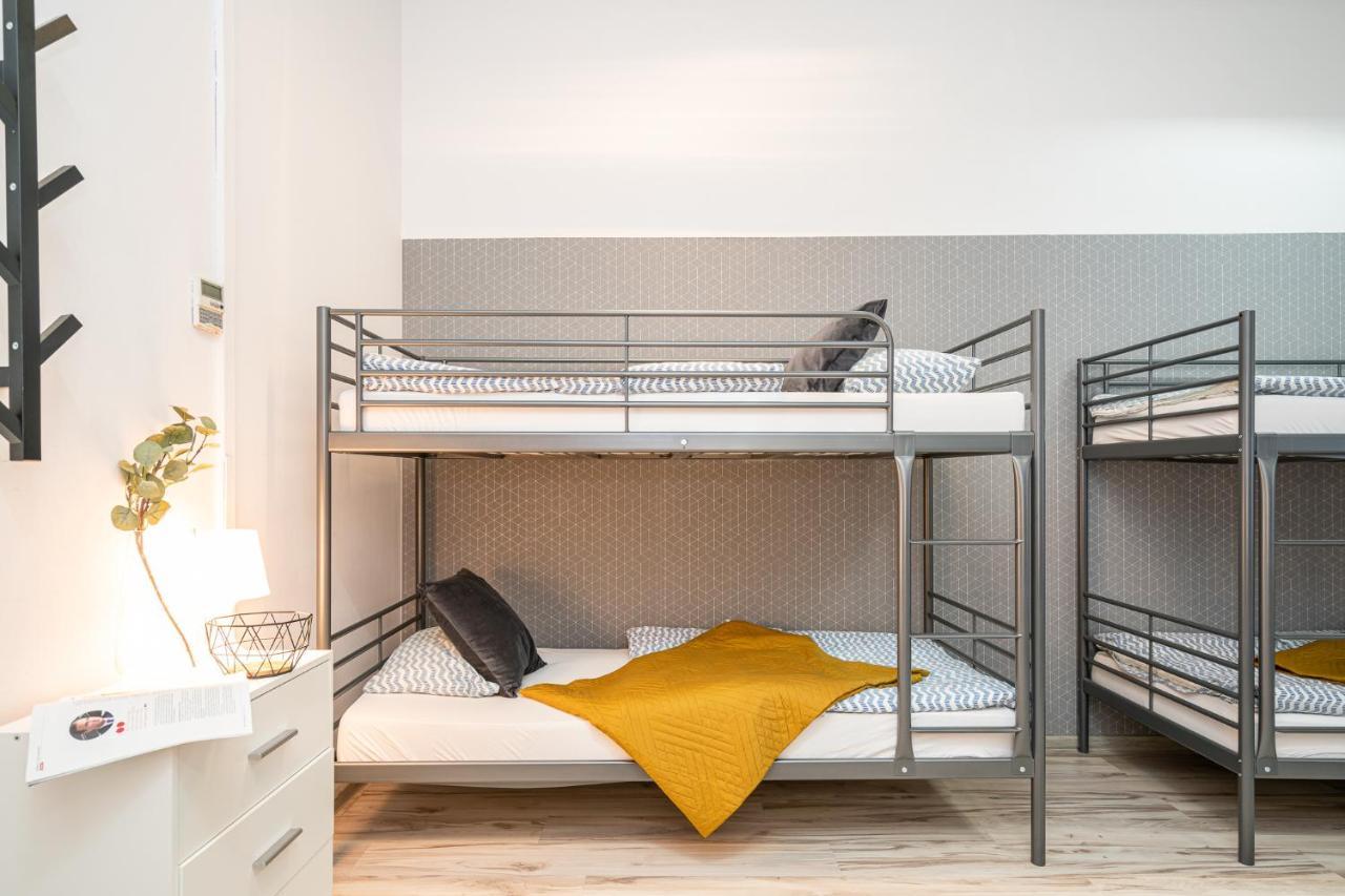 Single Bed 8-Bed Dormitory Room