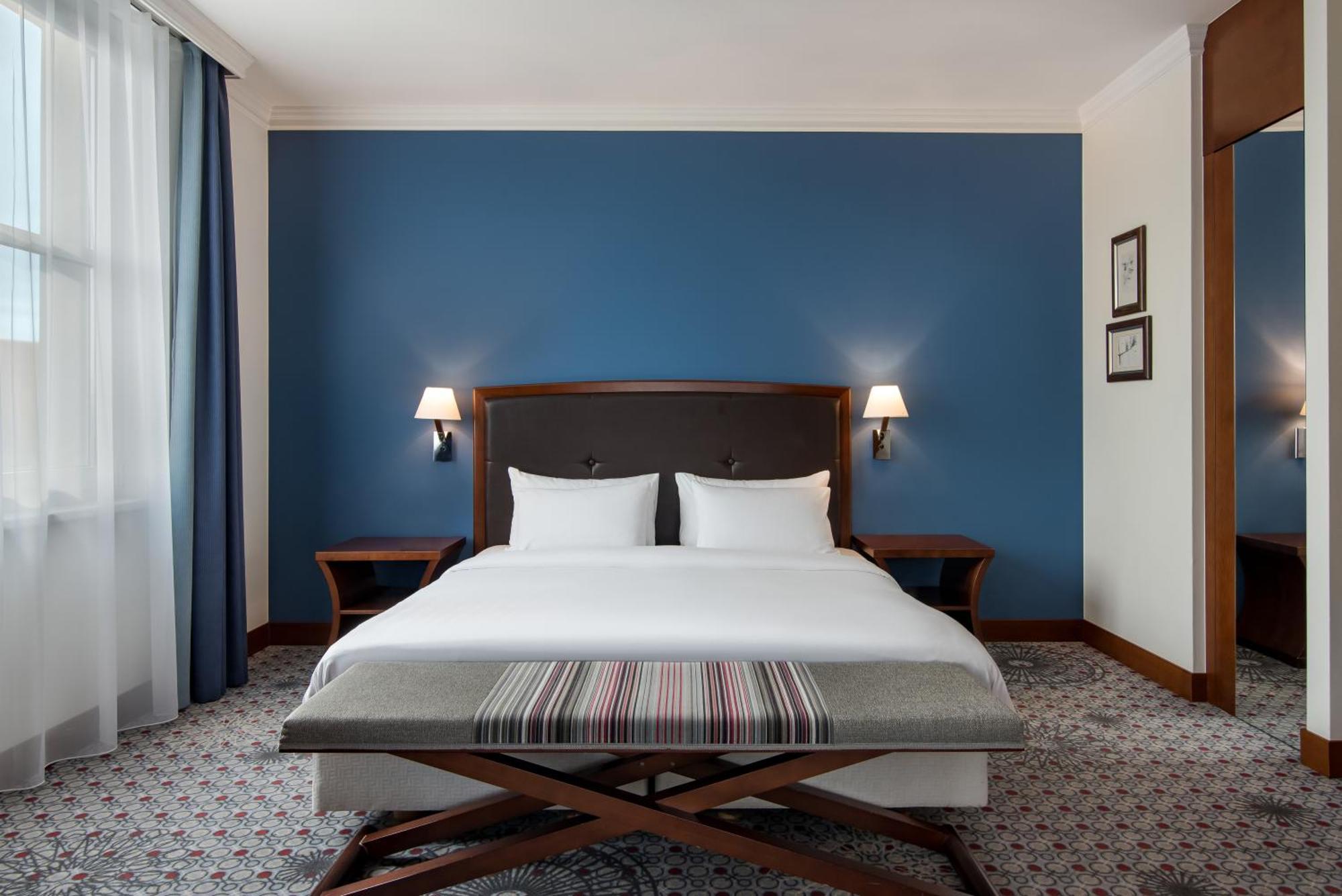 Executive Suite with Park View
