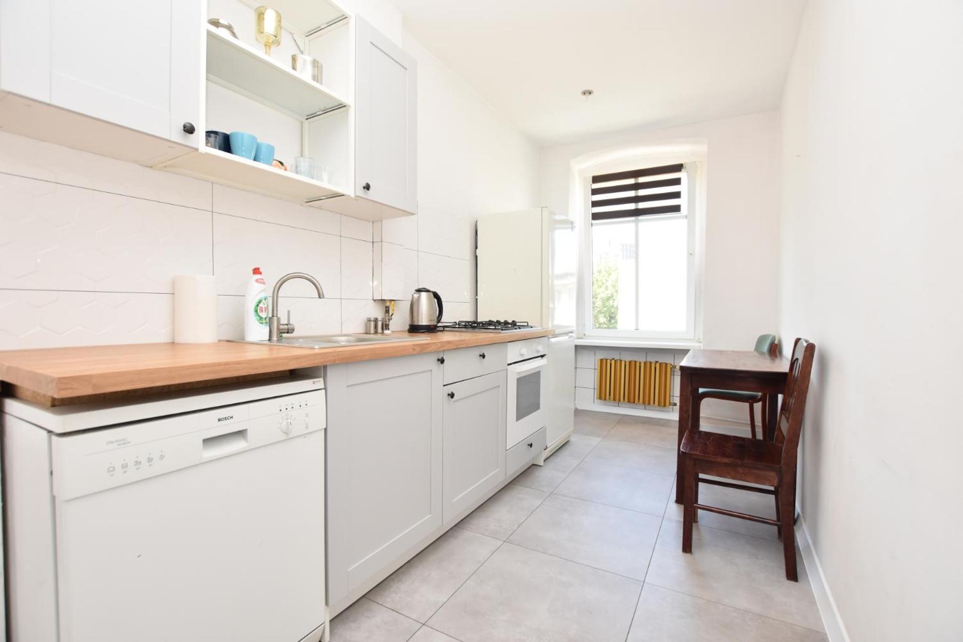 Three-Bedroom Apartment ul św Mikołaja 53