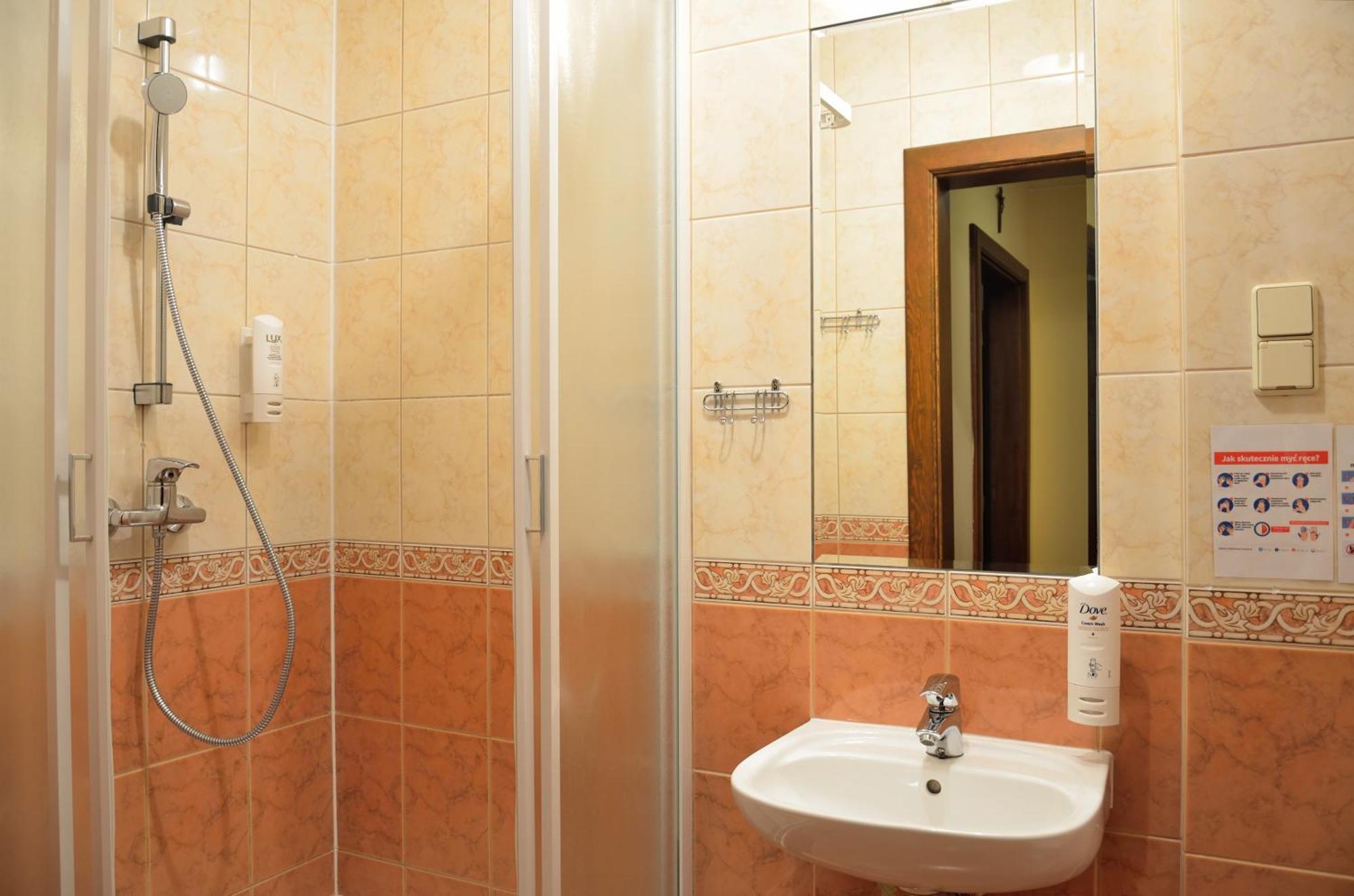 Economy Triple Room