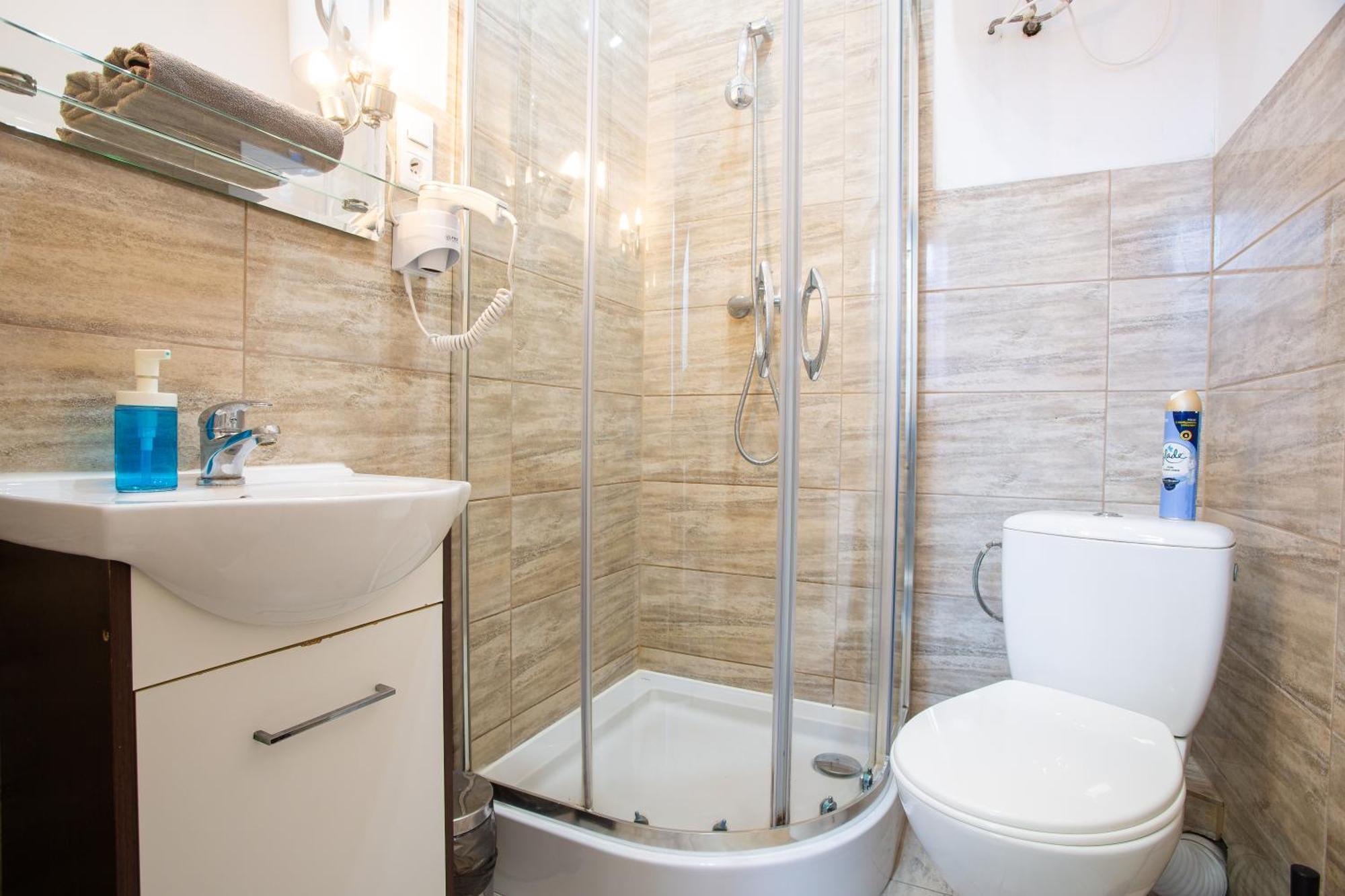 Single Room Private Bathroom