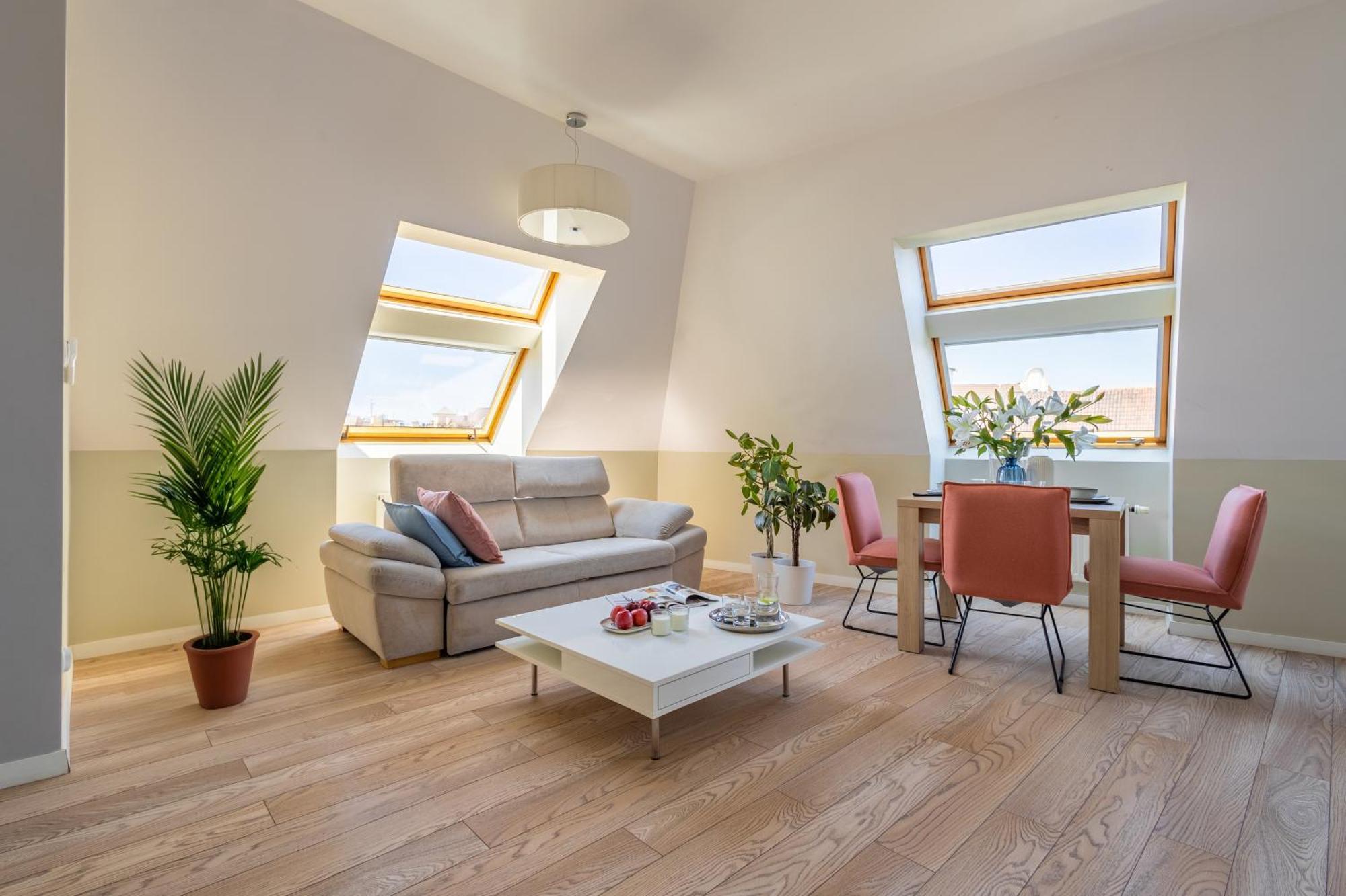 One-Bedroom Apartment,1550630620:JPEG