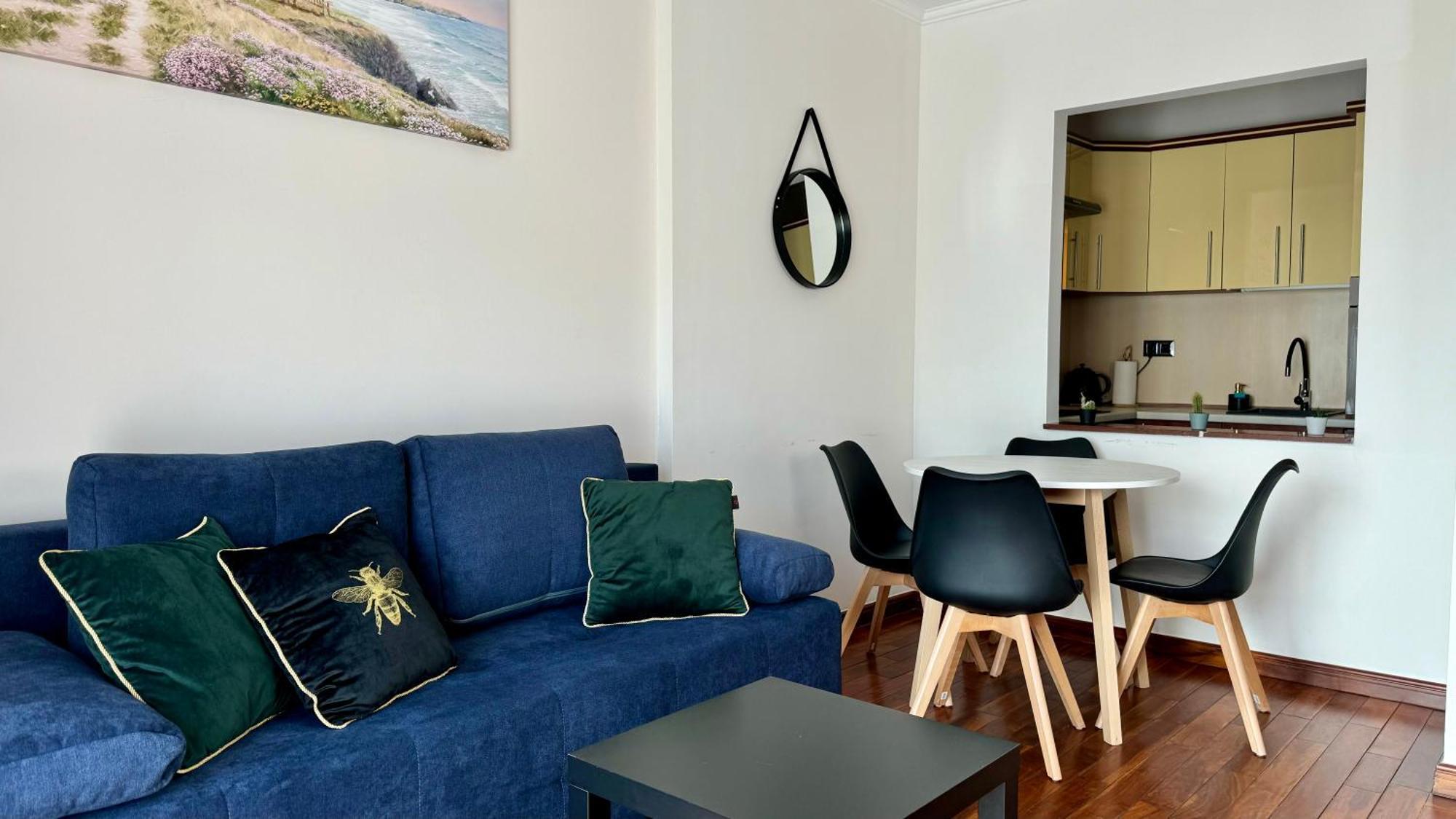 Apartment mit Balkon