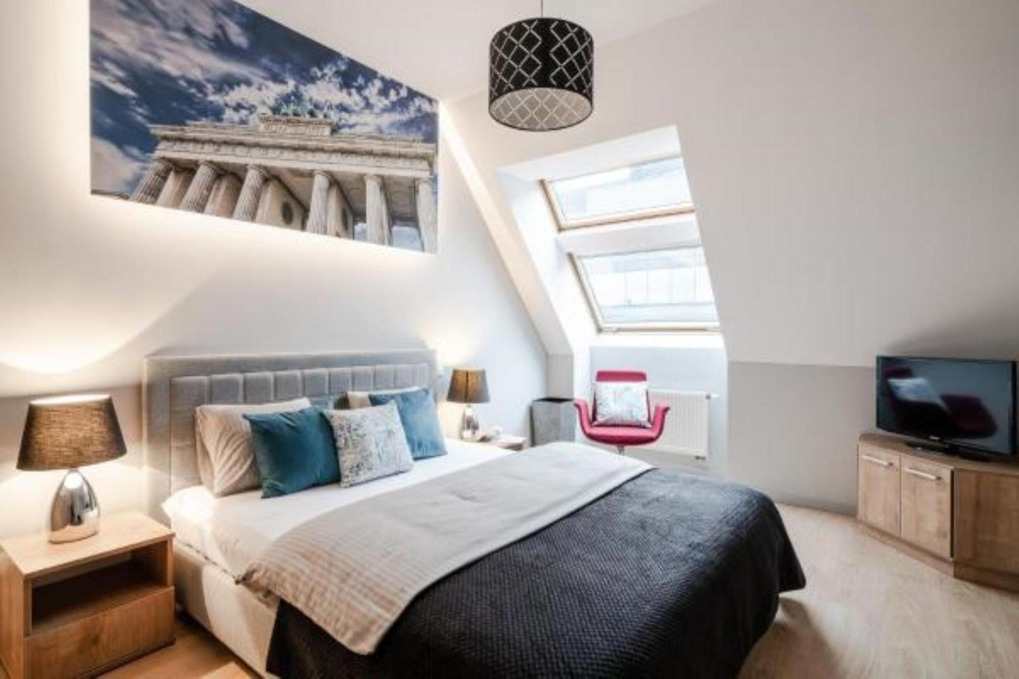 One-Bedroom Apartment Wierzbowa 3