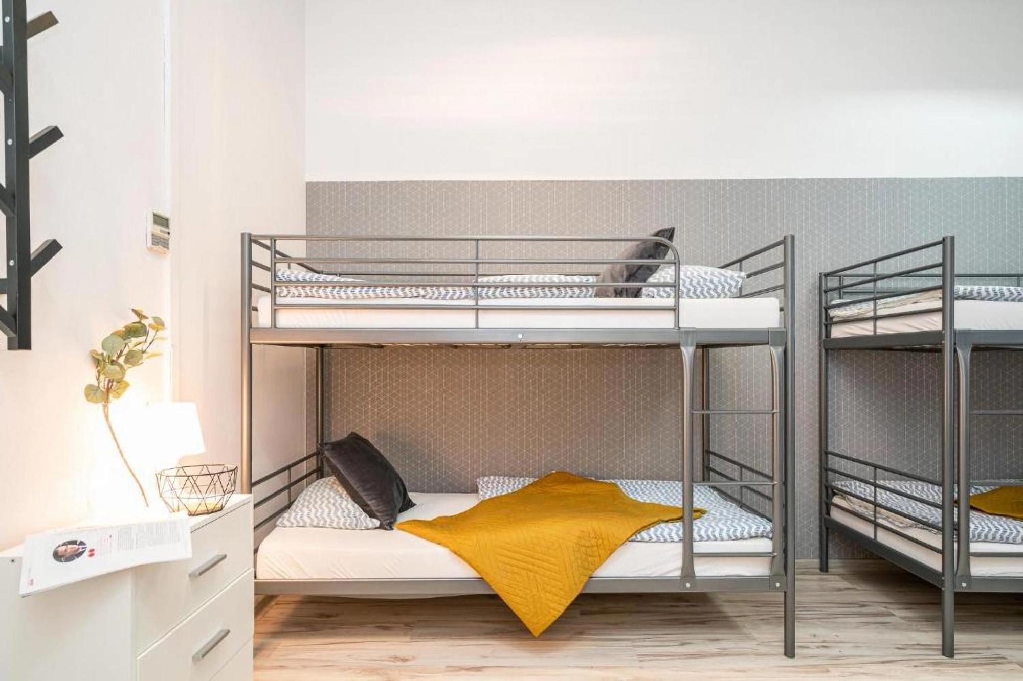 Bed 6-Bed Female Dormitory Room