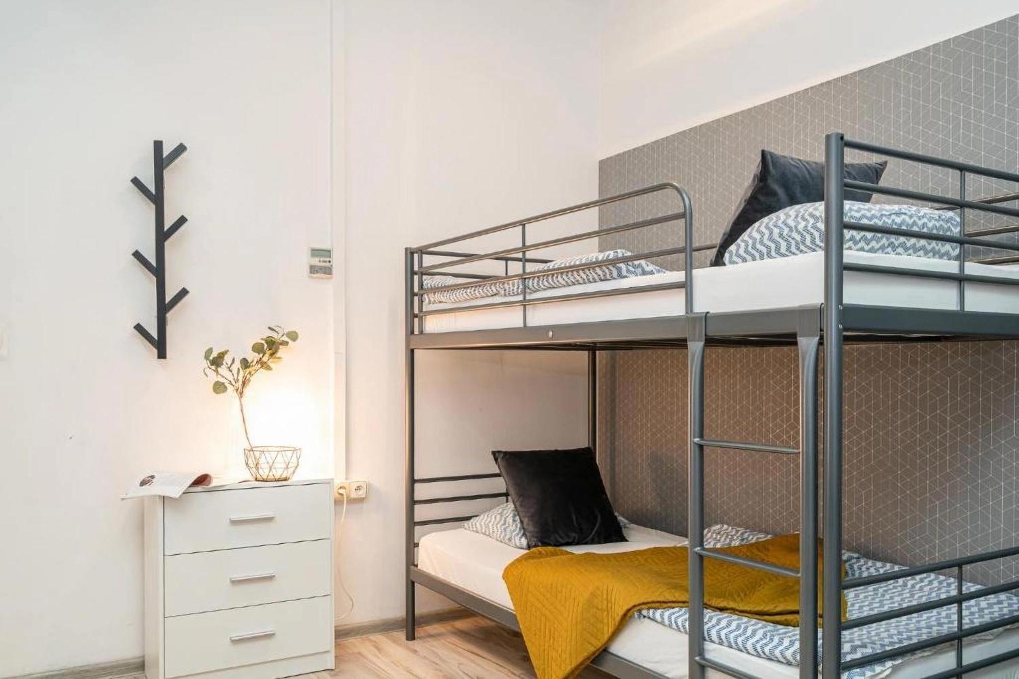 Bed 6-Bed Female Dormitory Room