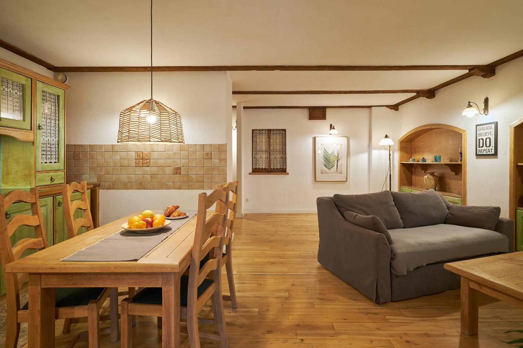One-Bedroom Apartment