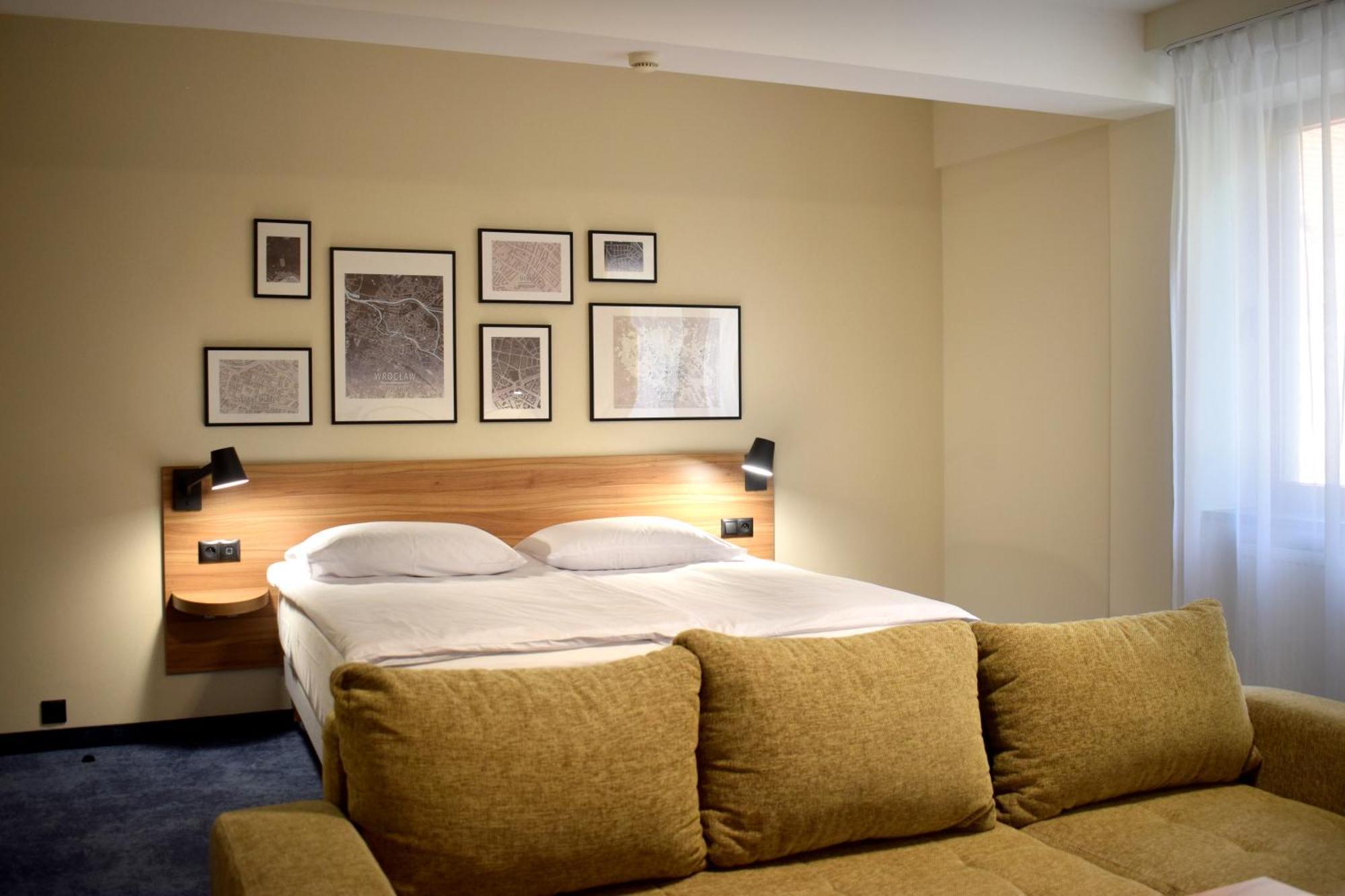 Suite King Bed Sofa