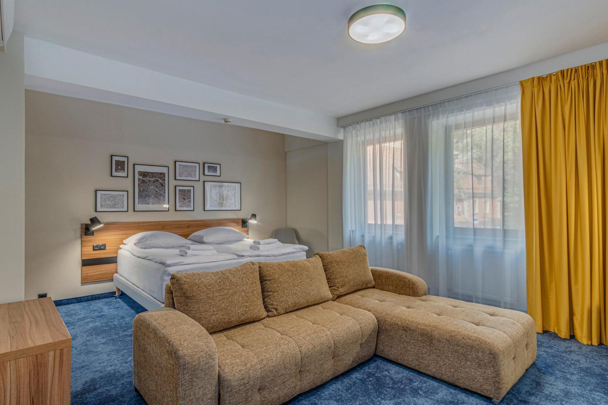 Suite King Bed Sofa