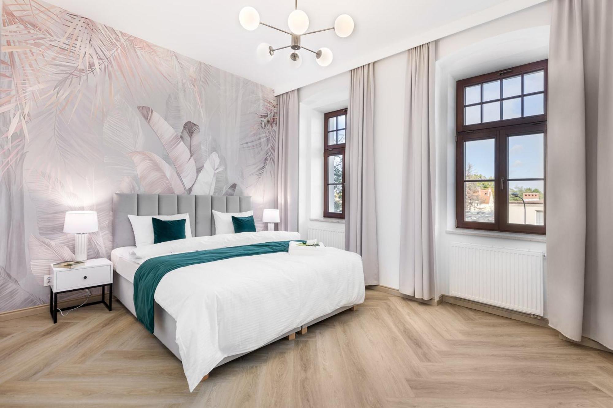 Superior One-Bedroom Apartment Balcony