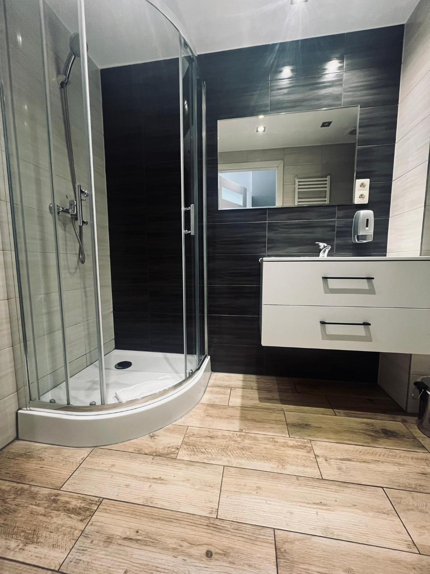 Apartment Shower