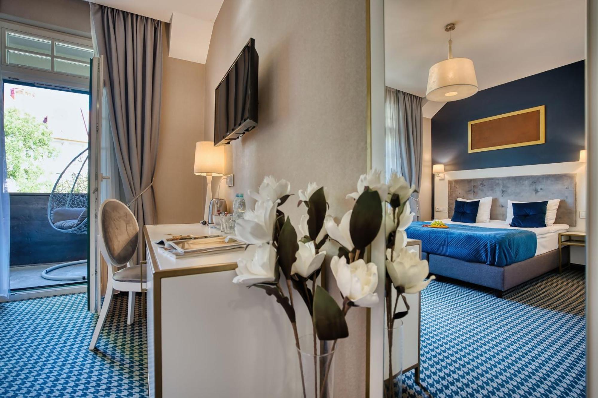 Double Queen Room balcony