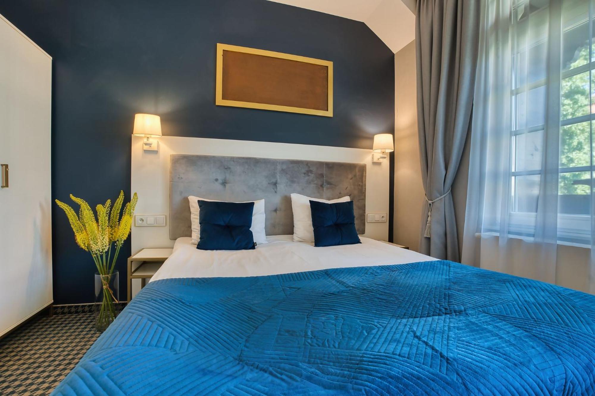 Double Queen Room balcony