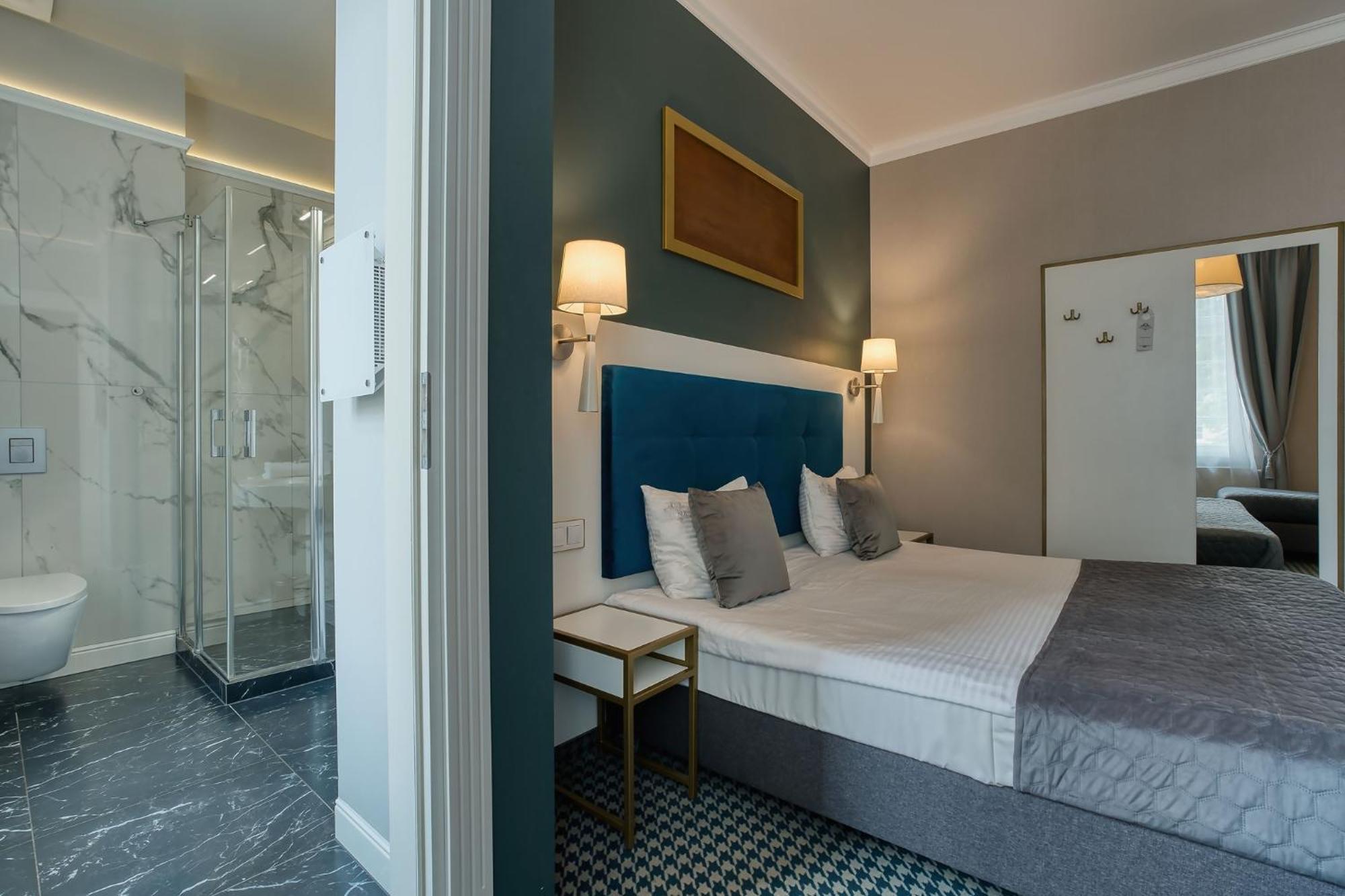 Comfort Triple Room