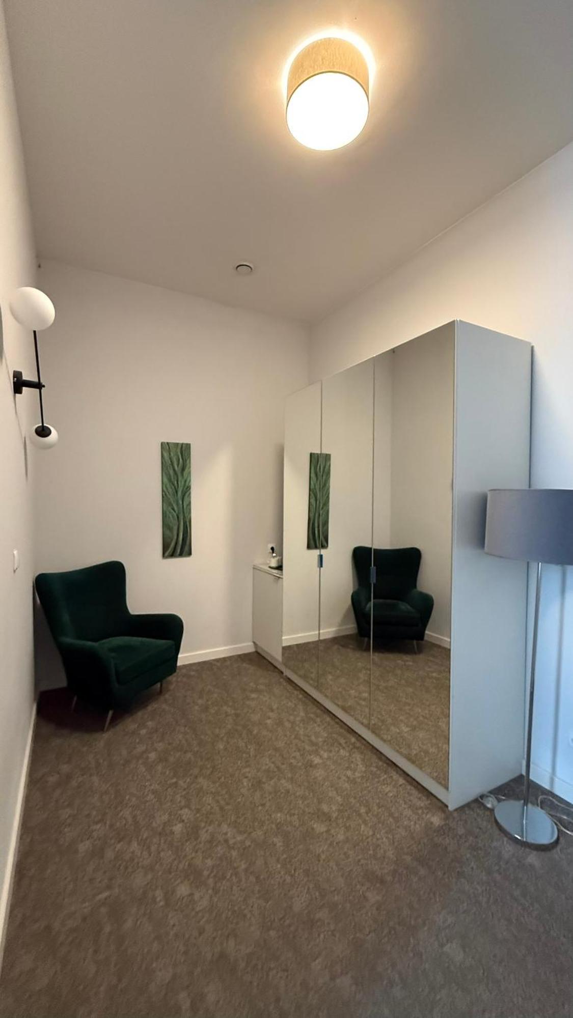 Deluxe Double Room Shower