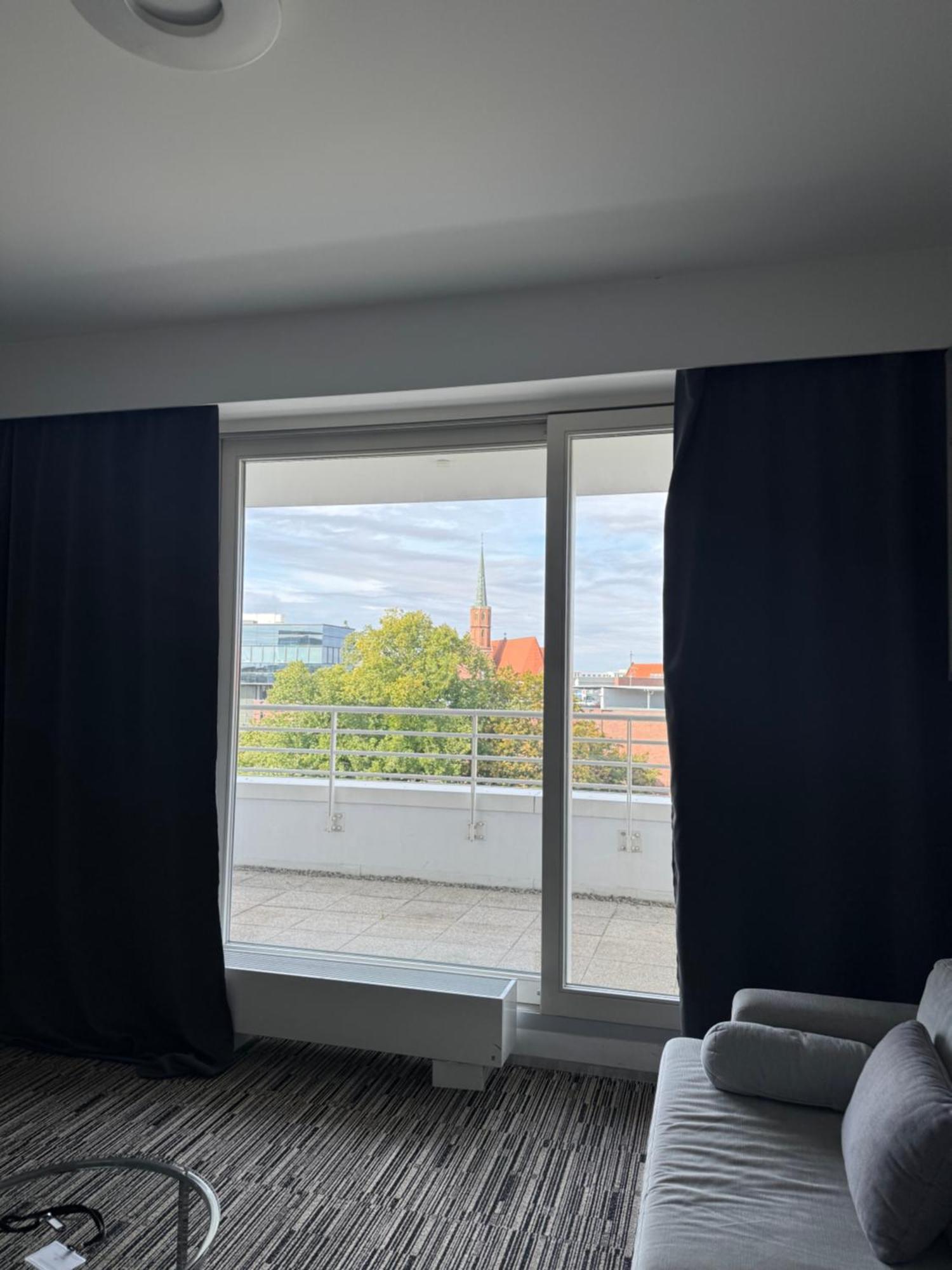 Deluxe One-Bedroom Apartment