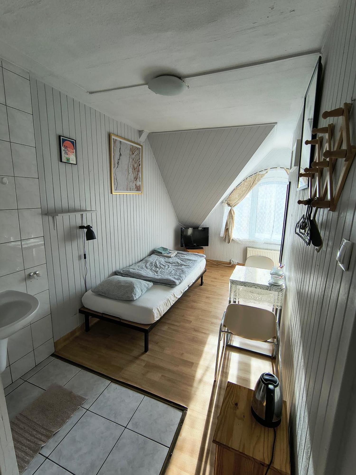 Twin Room Shower