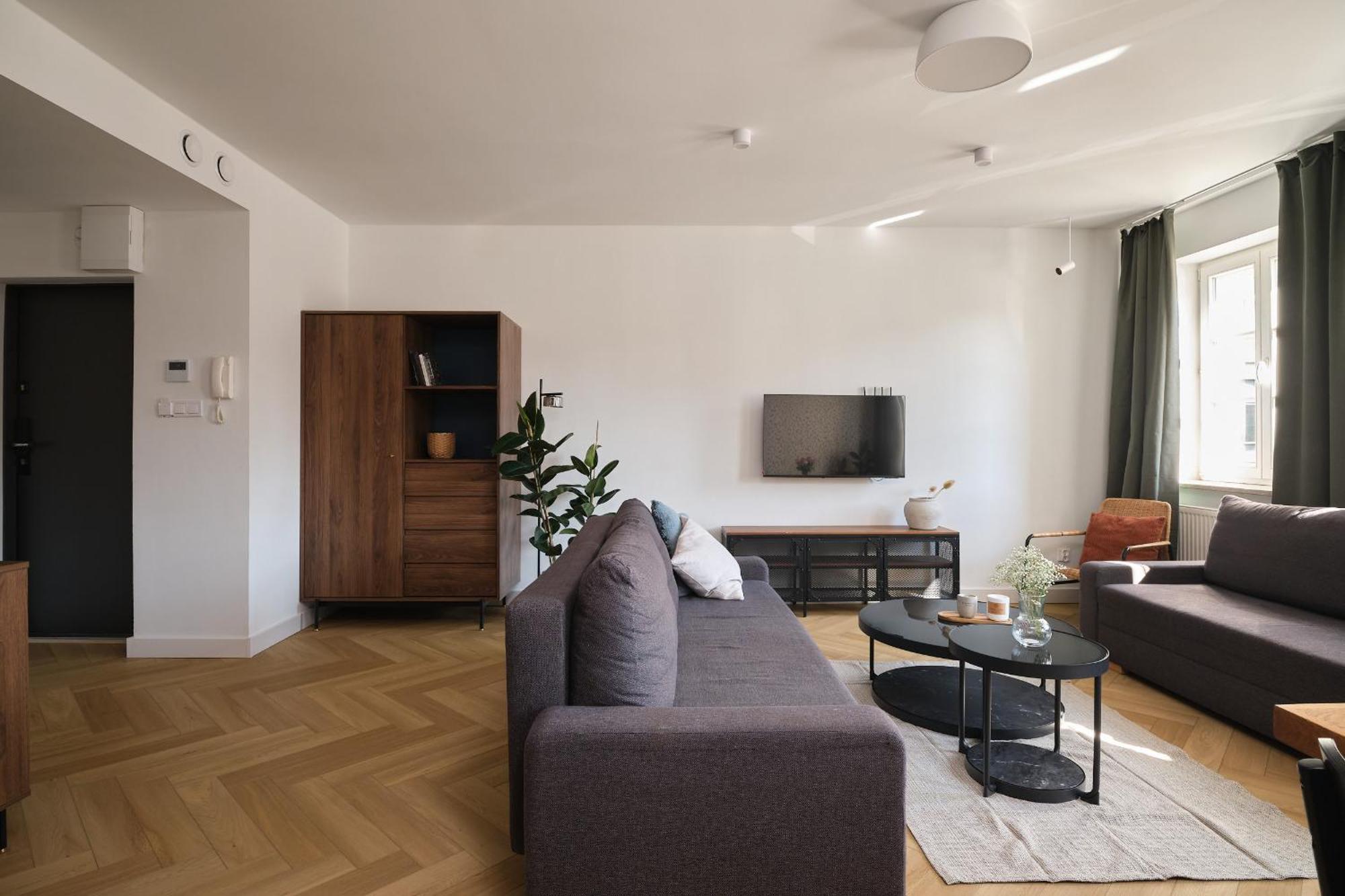 One-Bedroom Apartment