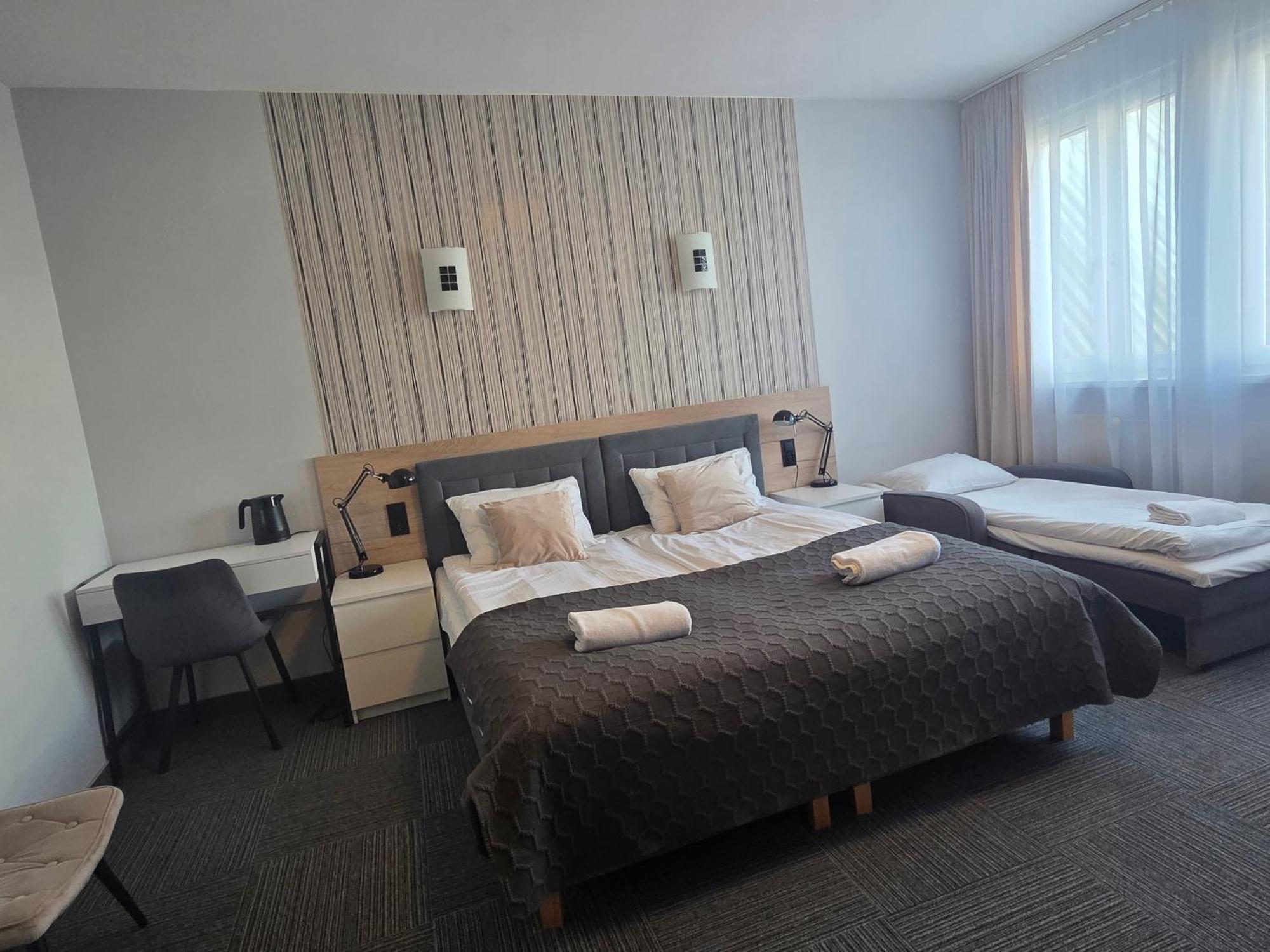 Triple Room Bath