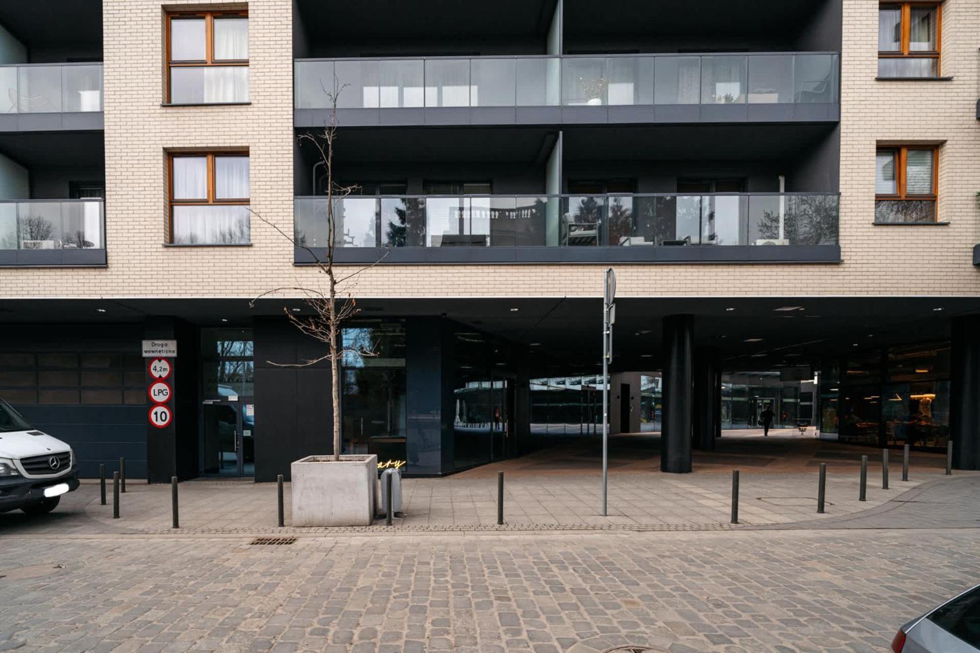 Superior One-Bedroom Apartment Balcony