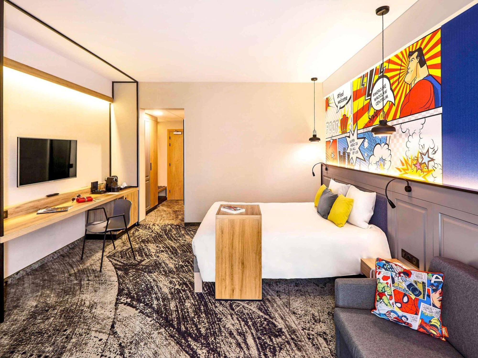 Privilege Room newly renovated double bed sofa City View