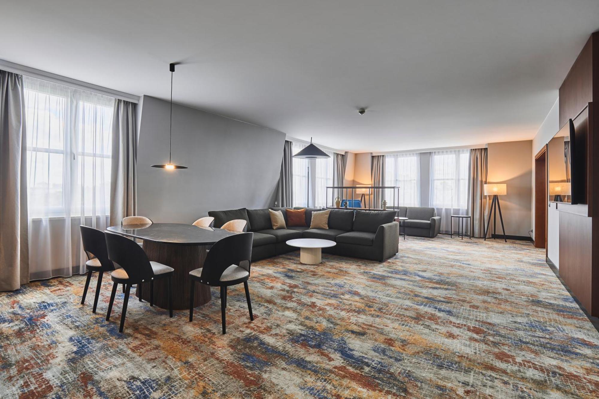 Executive Suite Park View