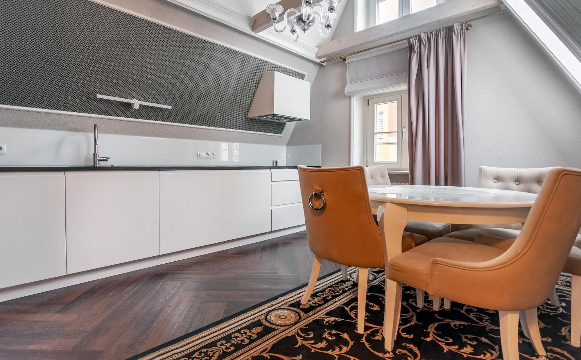 Deluxe Apartment