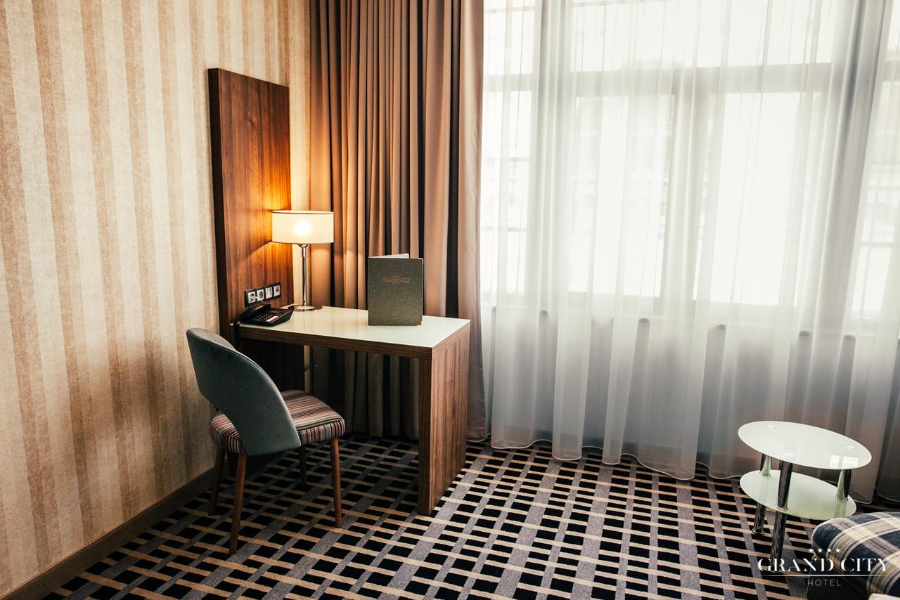 Standard Queen Room