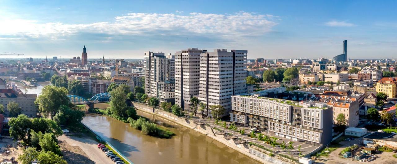 One-Bedroom Apartment on 15th floor Old Town View