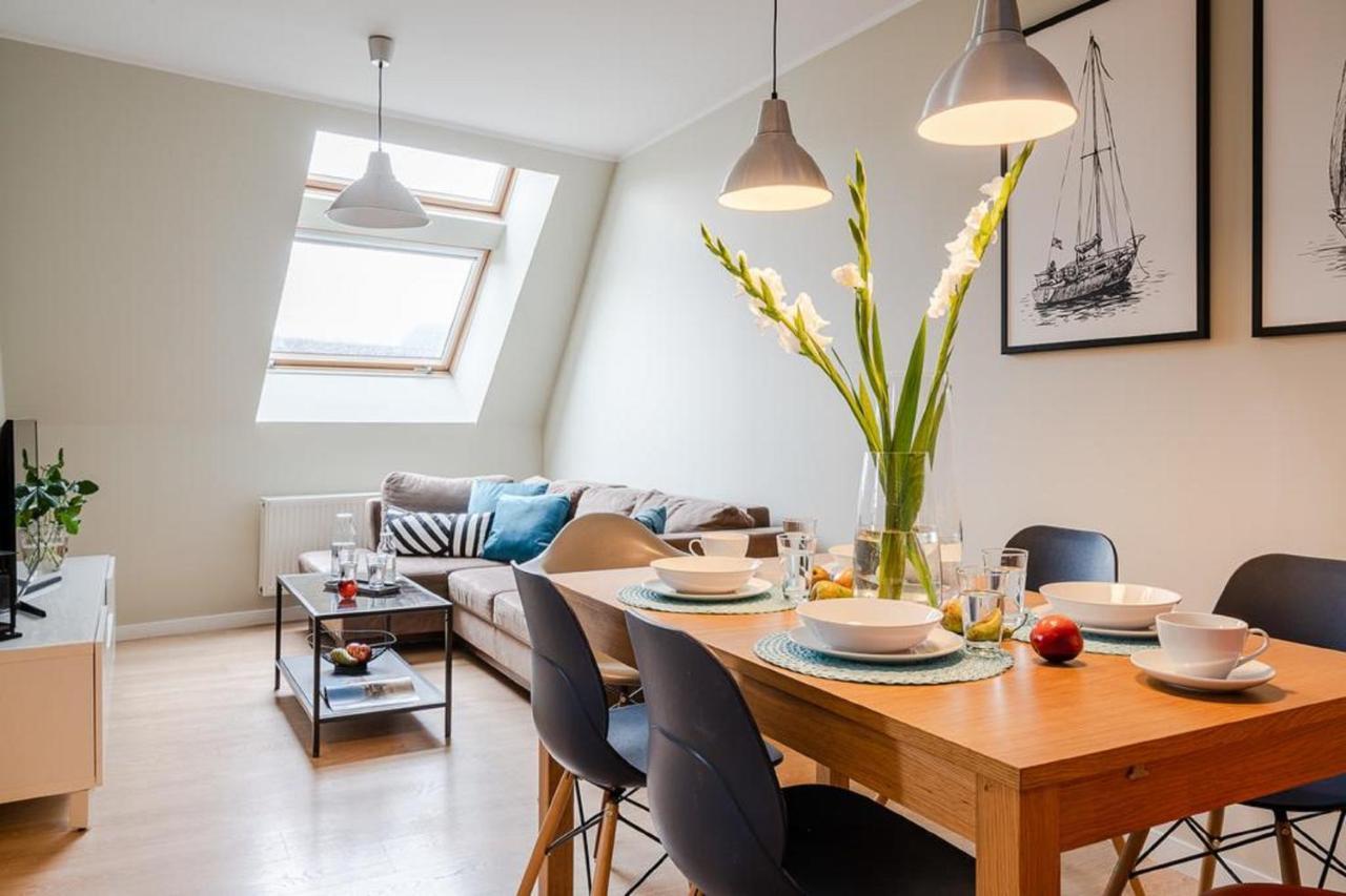 Two-Bedroom Apartment Wierzbowa 3