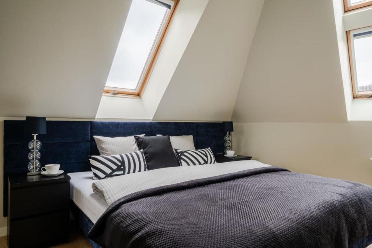 Two-Bedroom Apartment Wierzbowa 3