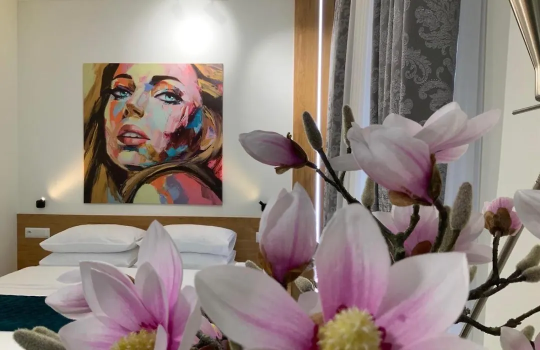 Apartment z kominkiem w sercu Wrocławia-1