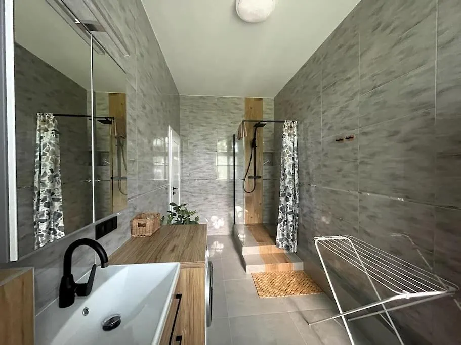 Big Apart next to Galeria Dominikańska - 4 Rooms-1