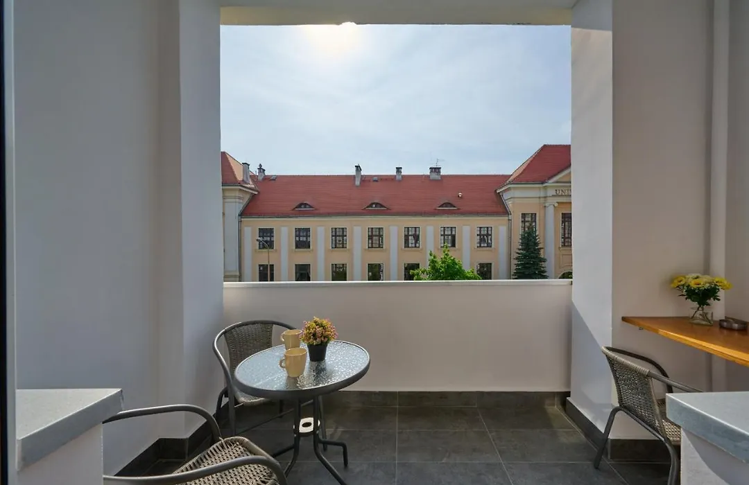 Norwida Apartment with Balcony Downtown Wrocław by Noclegi Renters-1
