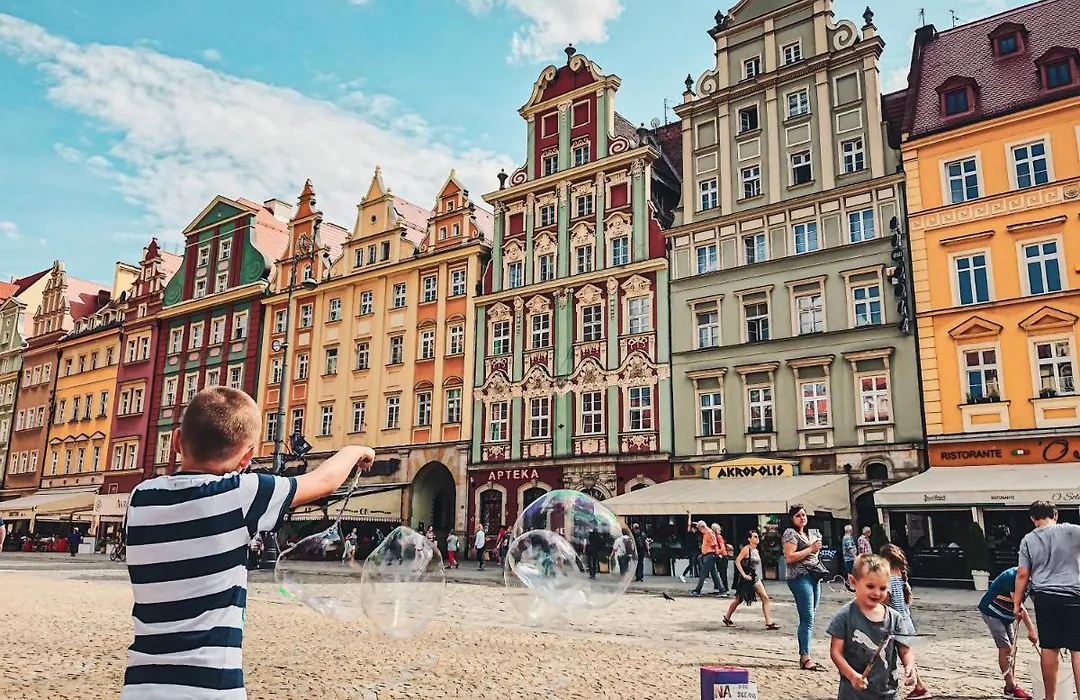 Kotlarska Market Square Apartment With Airconditioning By Noclegi Renters-1