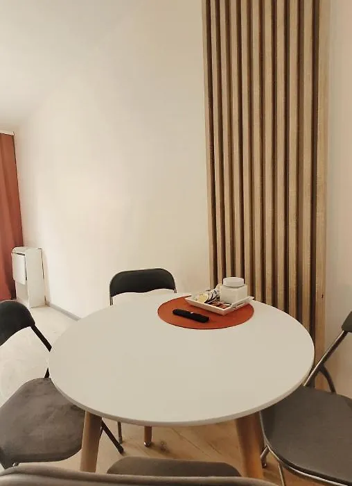 Green Terrace Family Apartment - 2 Terraces, Free Parking, Netflix Cinema-1