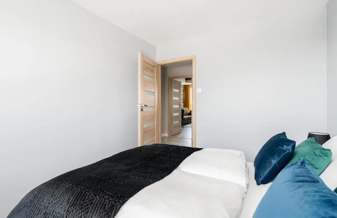 Stylish Apartment Near Wroclavia For 4 Guests By Noclegi Renters-1