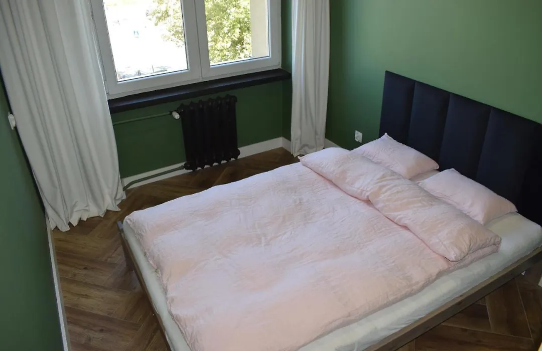 Apartament 3 pokoje balkon 50m2 wyposażone parking-1