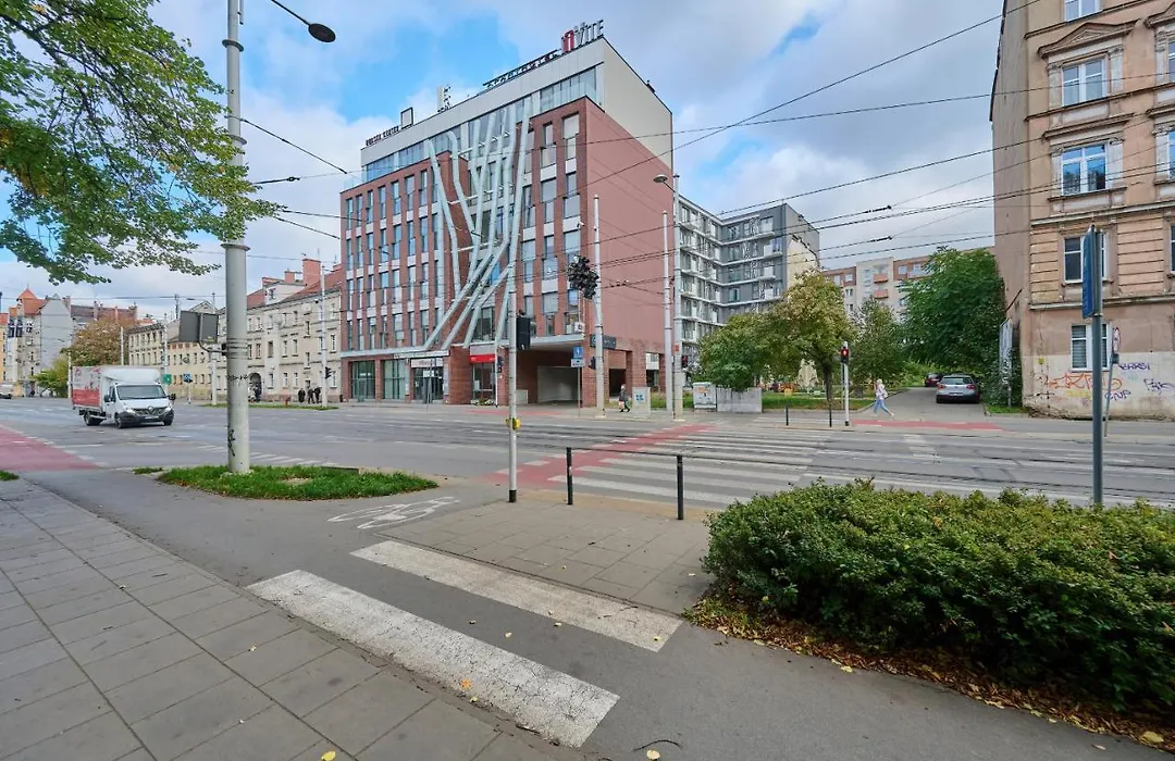 Spacious Studio Close To Wroclaw City Centre By Noclegi Renters-1