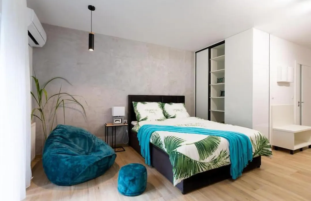 Luxurycity Apartment With Terrace-1