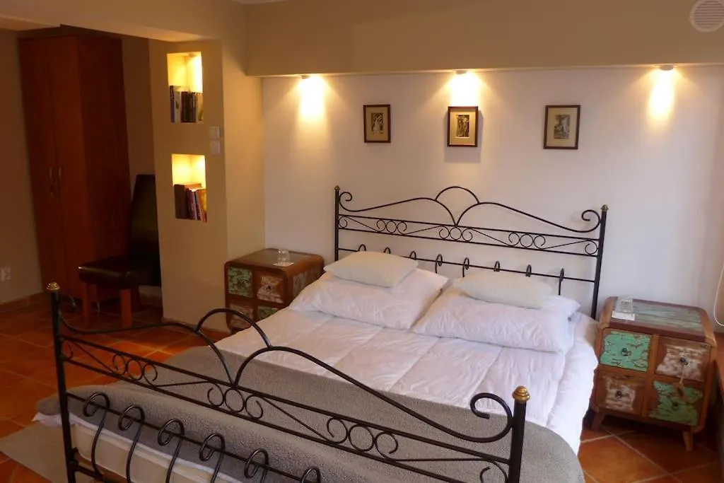 Spacious Apartment In Green District.-1