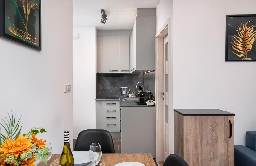 Apartwro 3Th - Apartament Przy Dworcu Glownym Pkp, Balkon, Garaz, Rowery-1