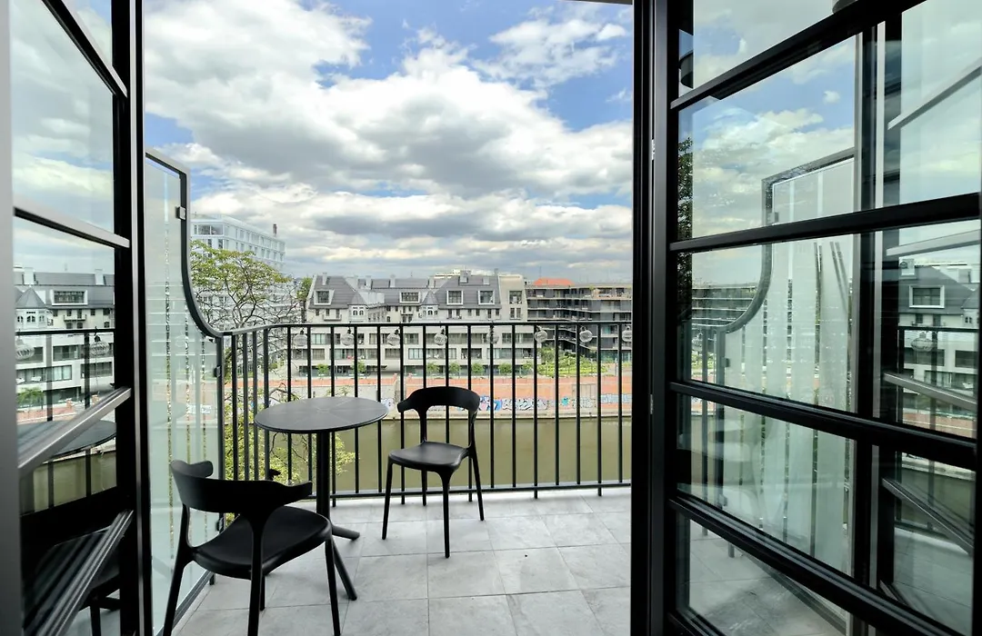 Aboutartapartments - By The River-1