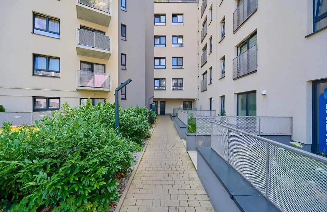 Spacious Apartment With Balcony Near The Slavic Hill Wroclaw By Renters Prestige-1